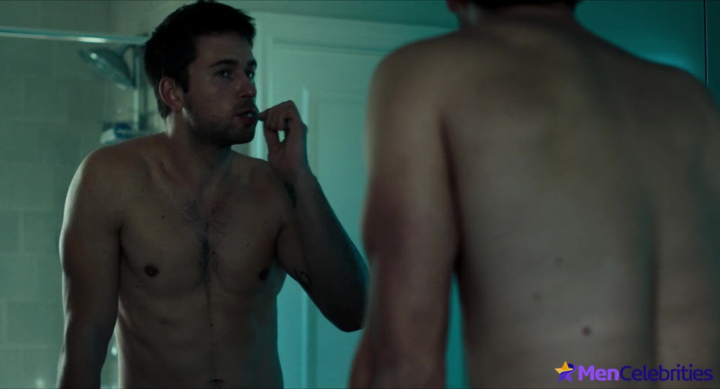 Brandon Sklenar nude scenes