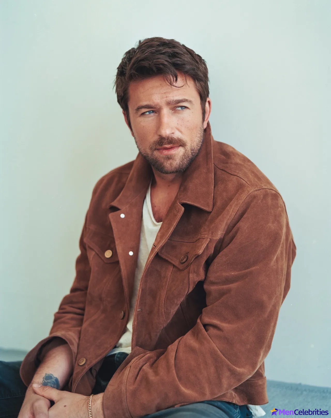 Brandon Sklenar sexy pics