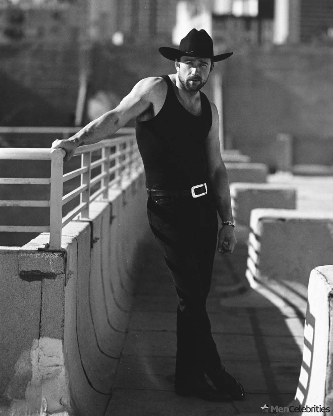 Brandon Sklenar sexy pics