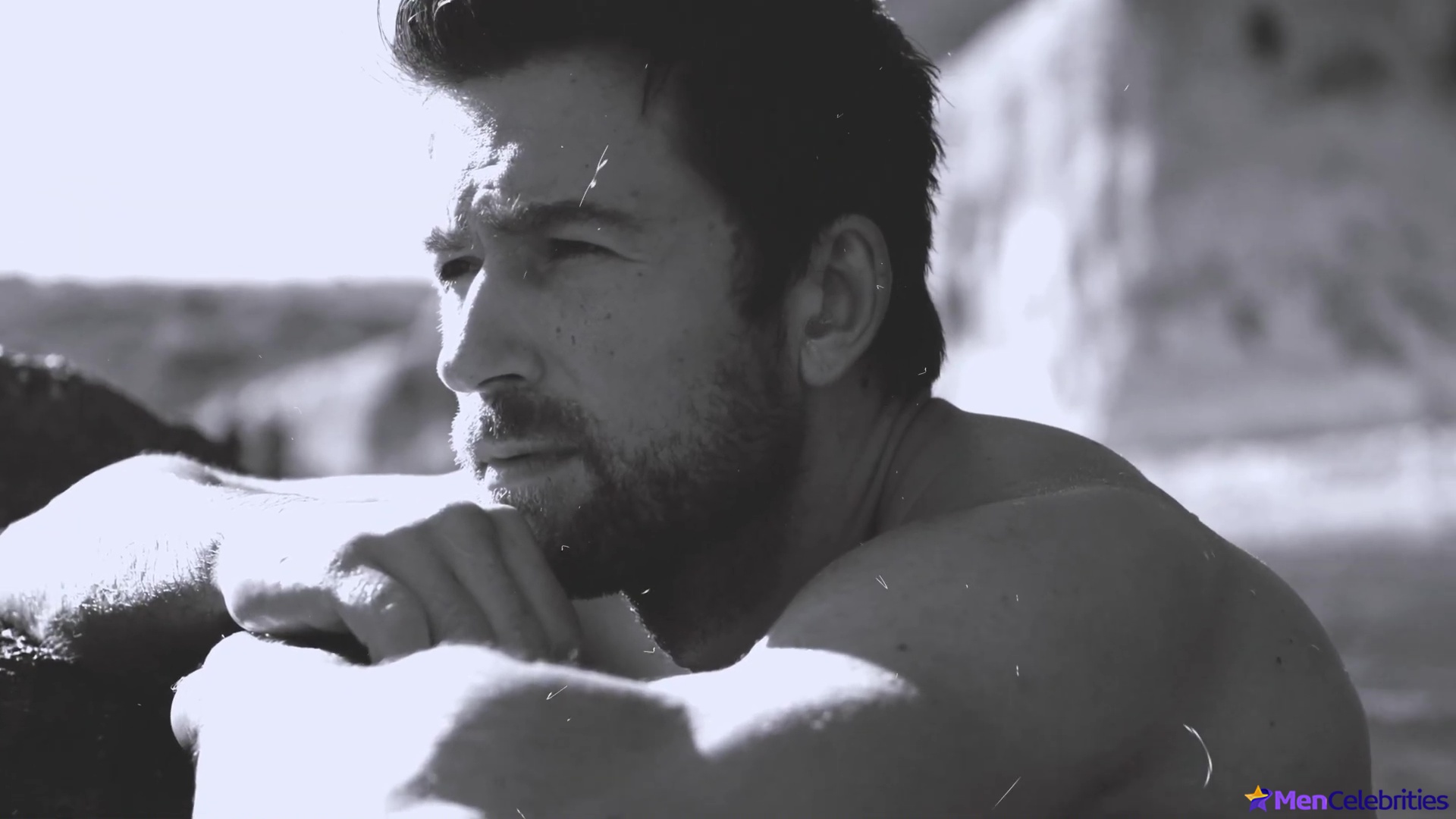 Brandon Sklenar nude scenes