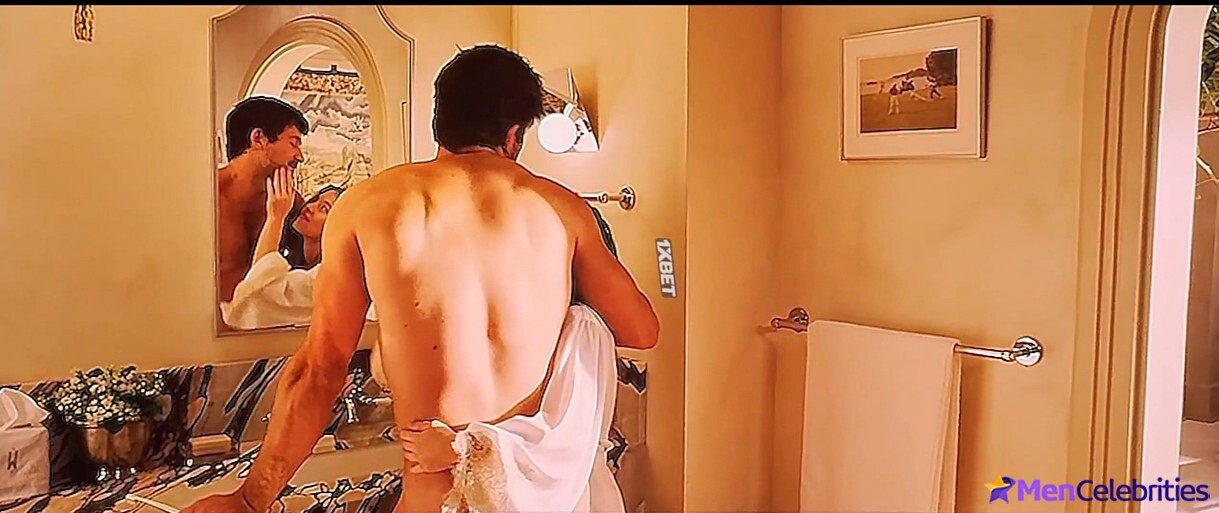 Brandon Sklenar nude scenes