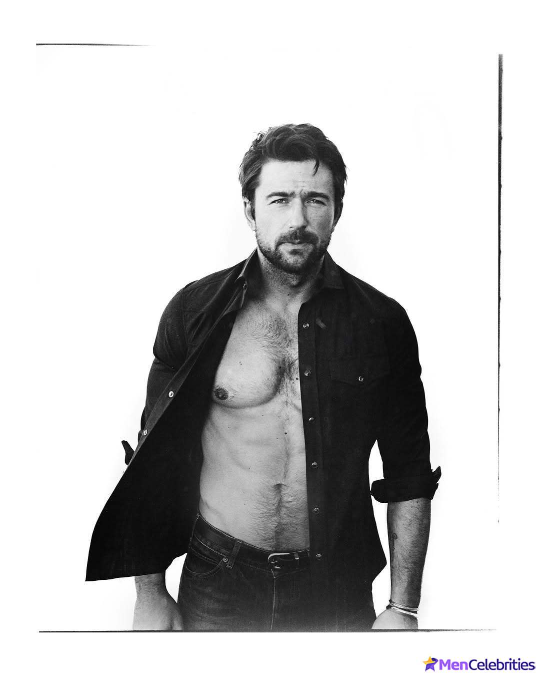 Brandon Sklenar sexy pics