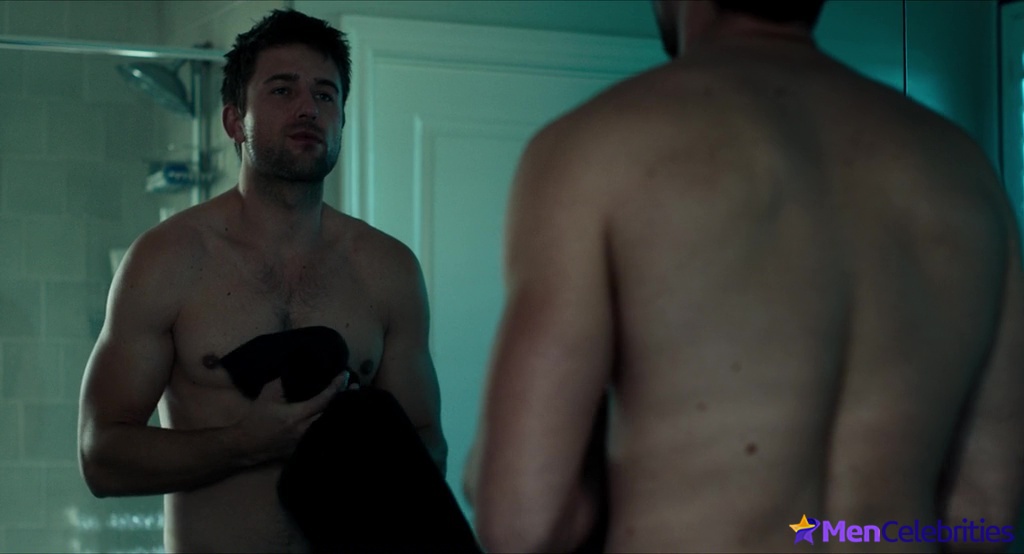 Brandon Sklenar nude scenes