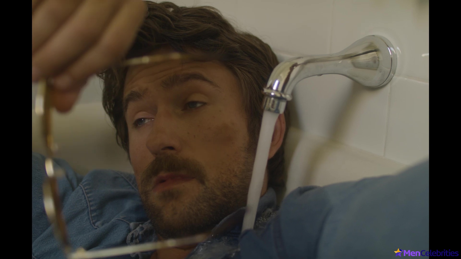 Brandon Sklenar nude scenes