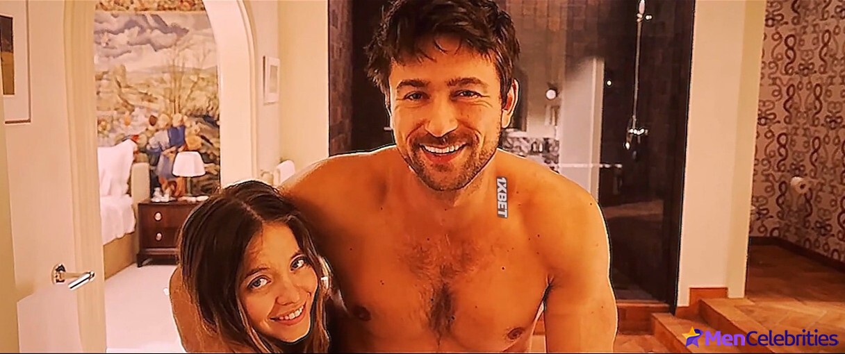 Brandon Sklenar nude scenes