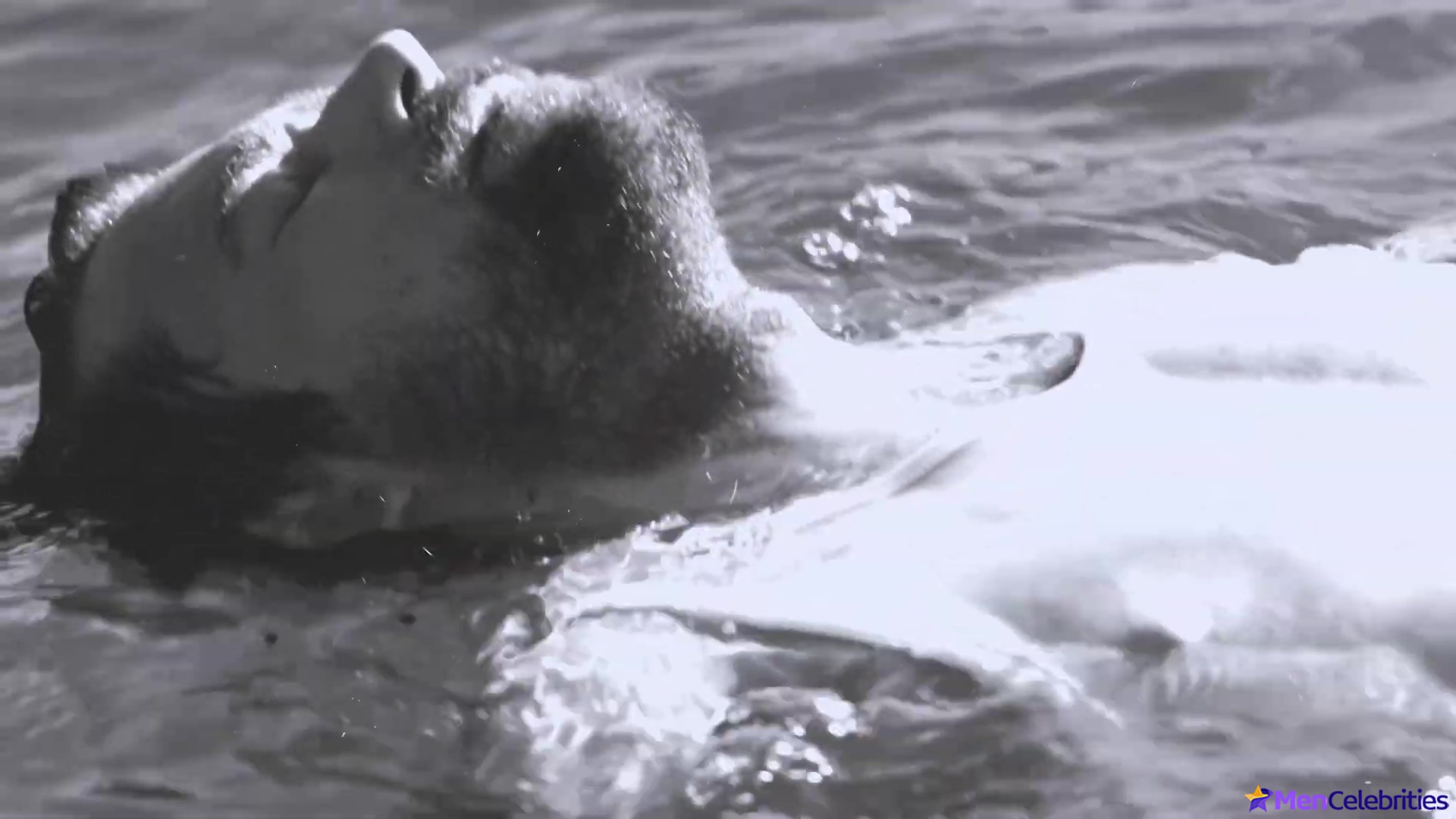 Brandon Sklenar nude scenes