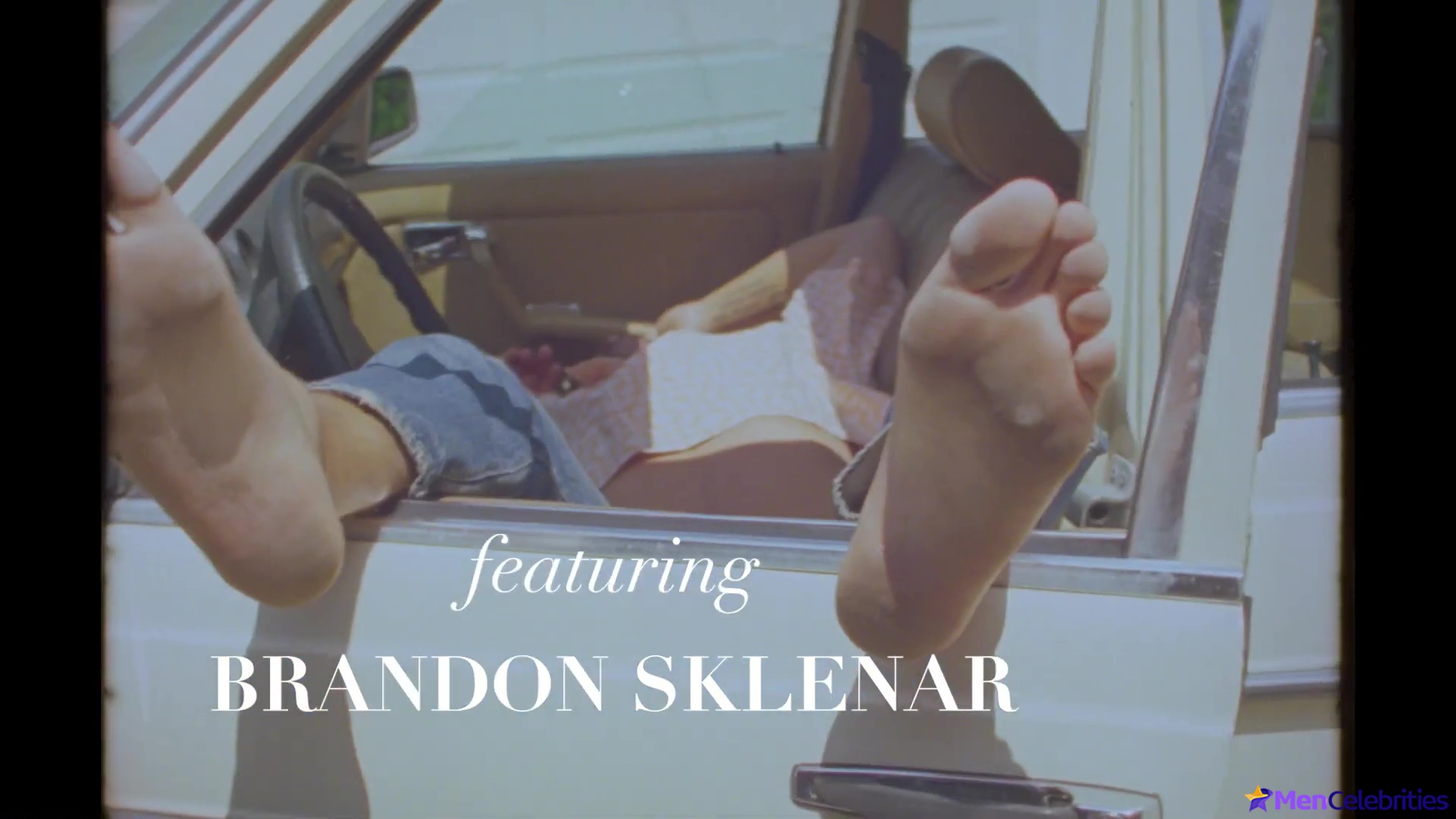 Brandon Sklenar nude scenes