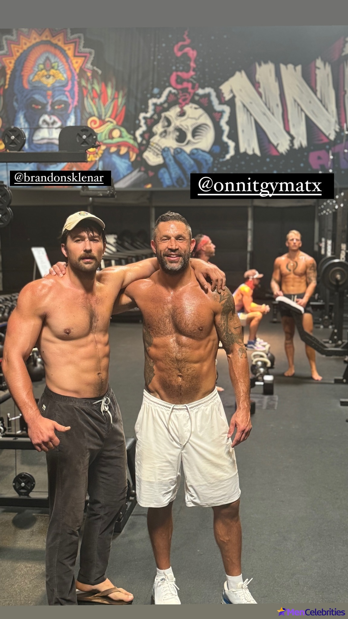 Brandon Sklenar nudity