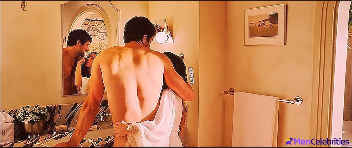 Brandon Sklenar nude scenes