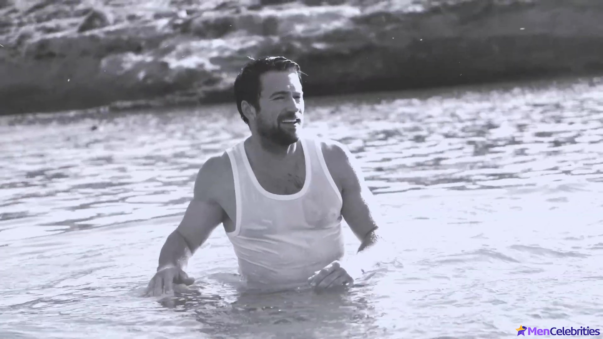 Brandon Sklenar nude scenes