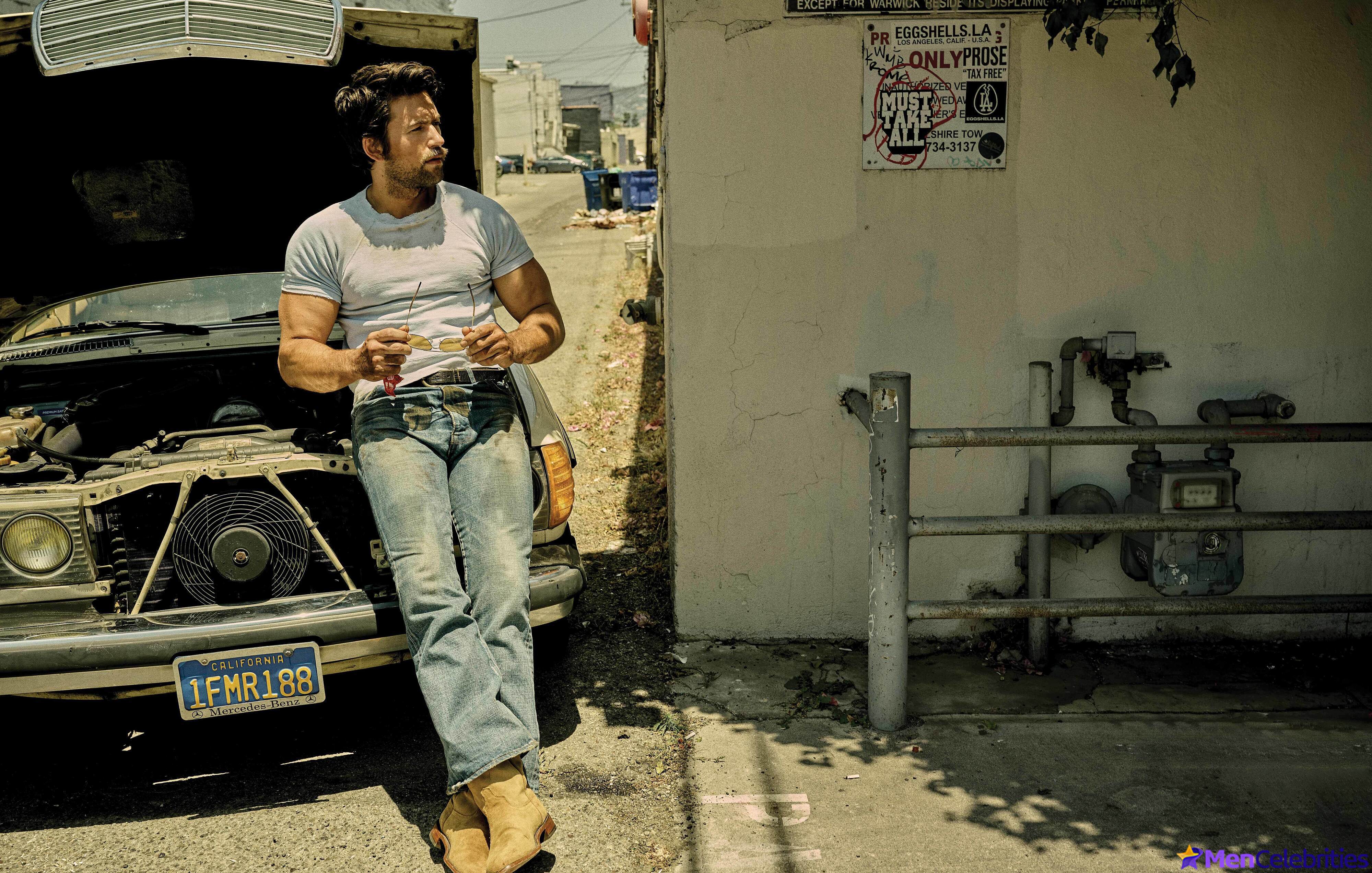 Brandon Sklenar sexy pics