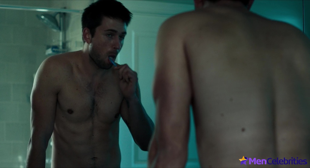 Brandon Sklenar nude scenes