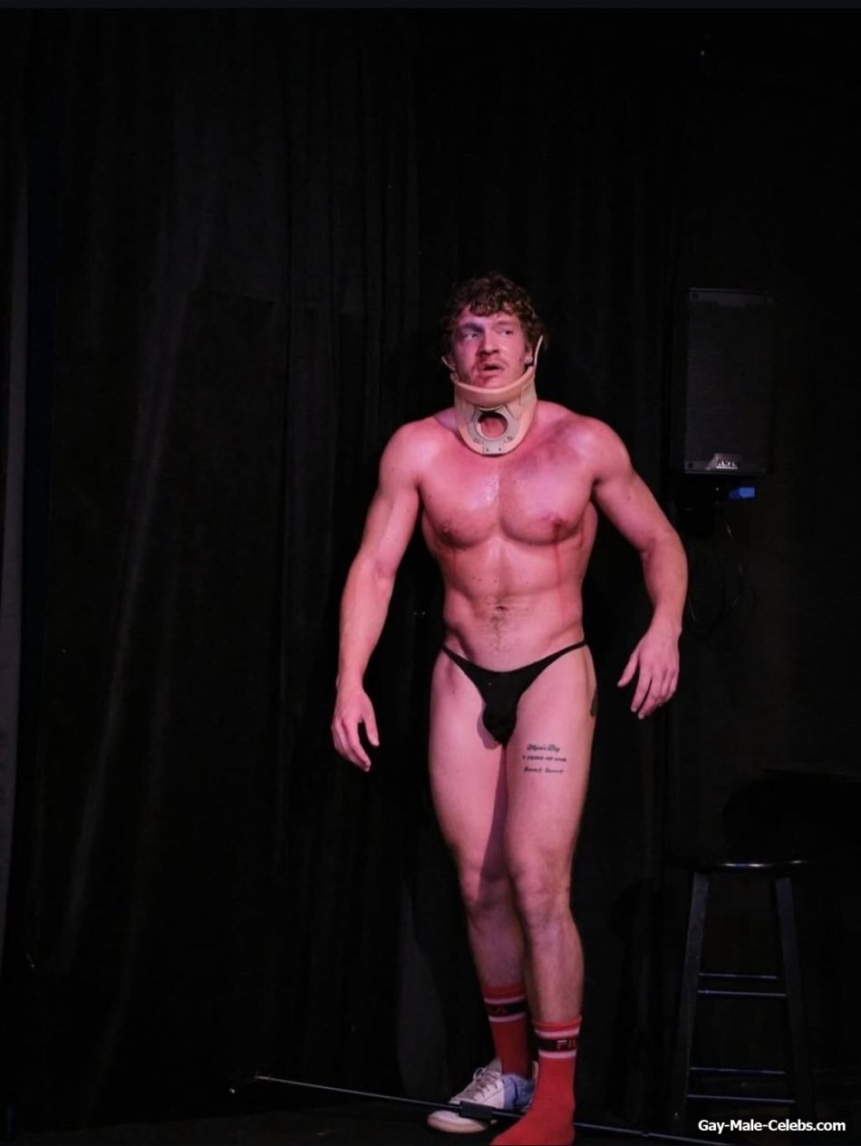 Connor Storrie frontal nude