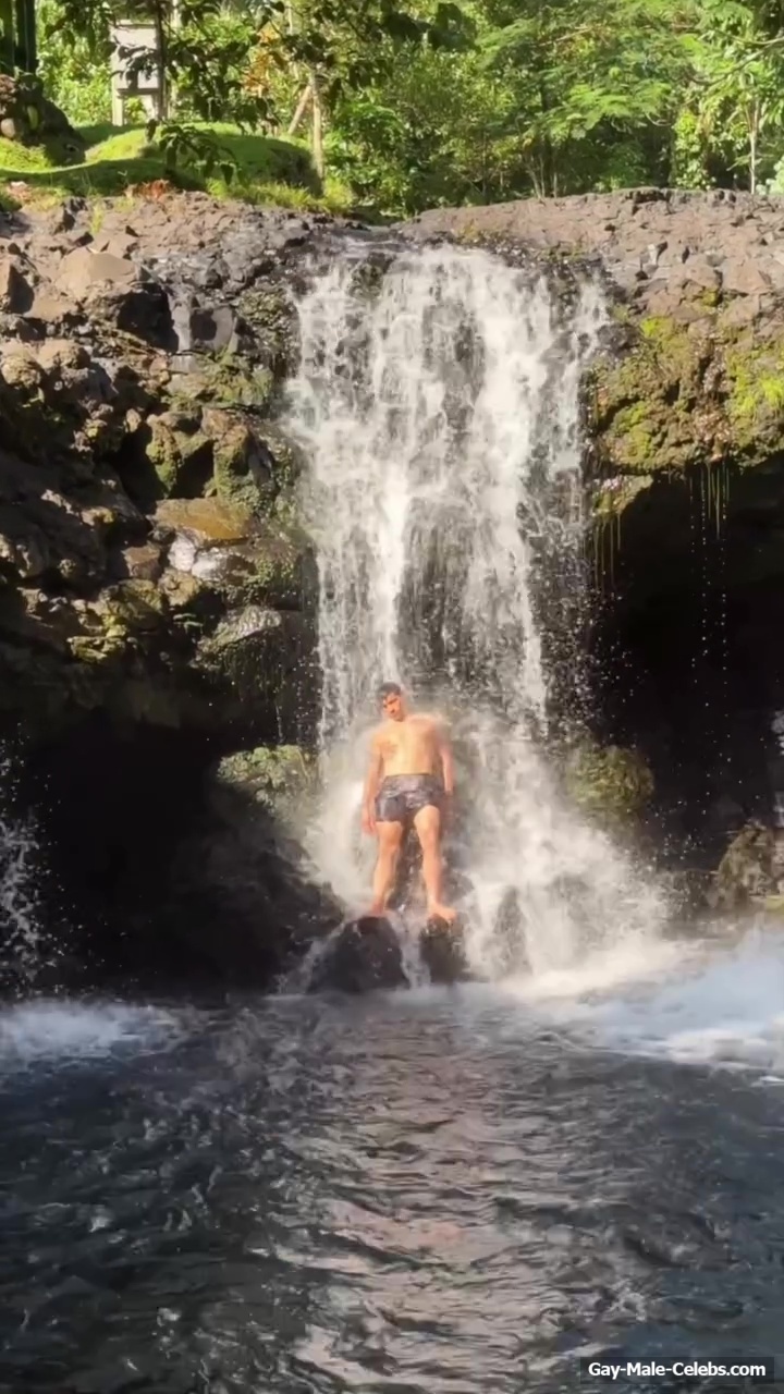  Daniel Rankin nude ass