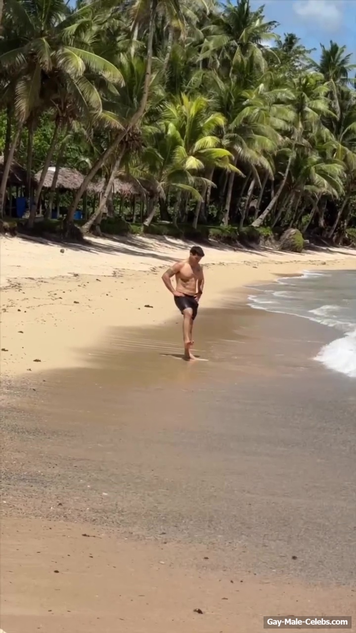  Daniel Rankin nude ass