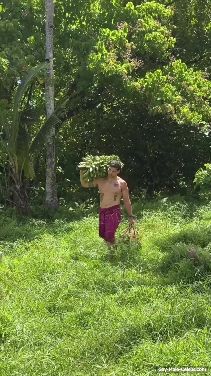  Daniel Rankin nude ass