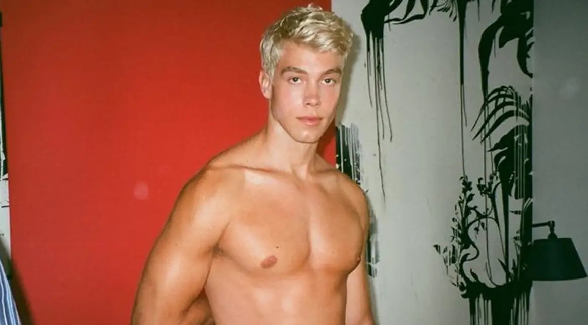 Derek Chadwick Dick Bulge Pics & Hot Shirtless Videos Collection