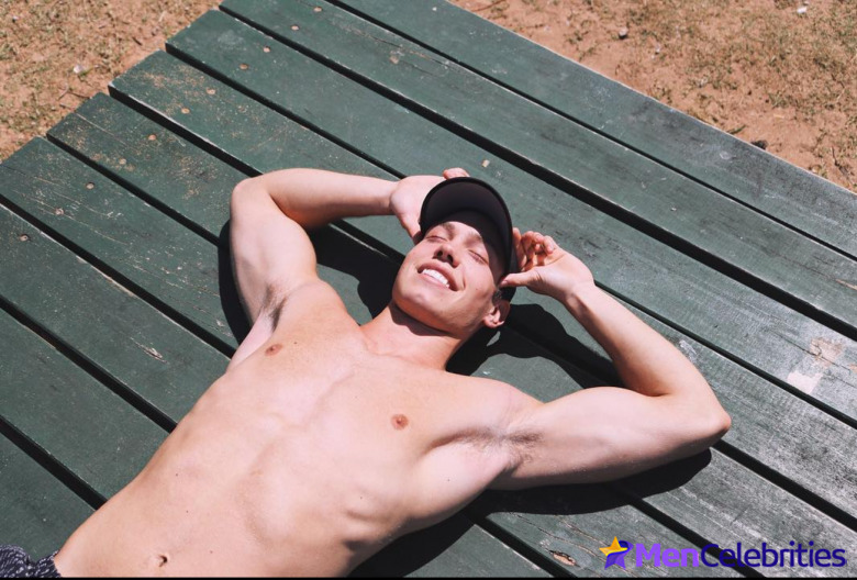 Derek Chadwick sexy photos