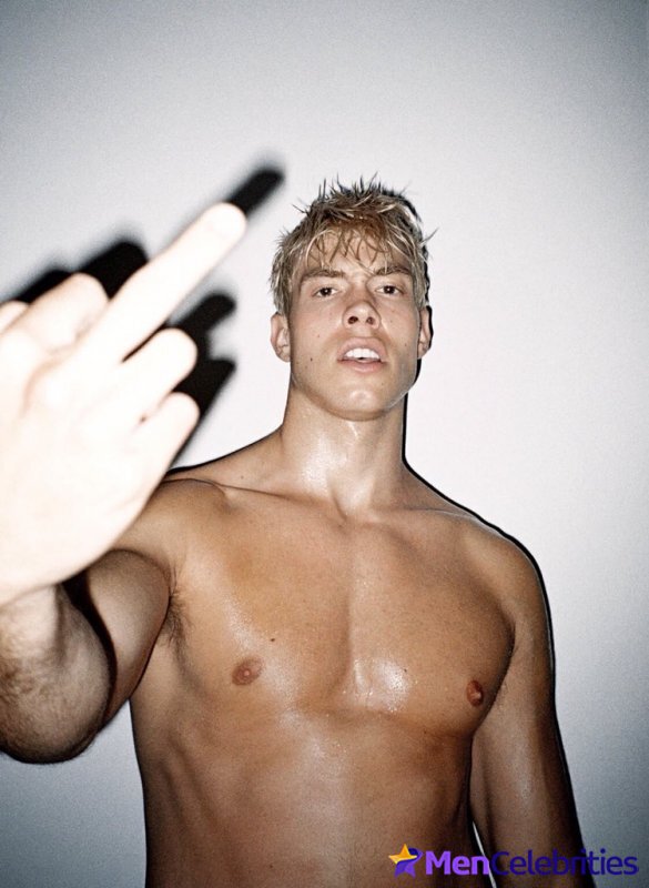 Derek Chadwick nudes