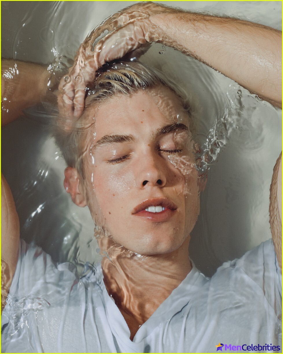 Derek Chadwick sexy photos