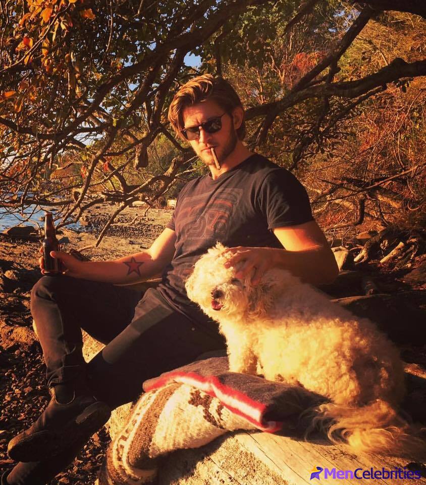 Greyston Holt naked pics