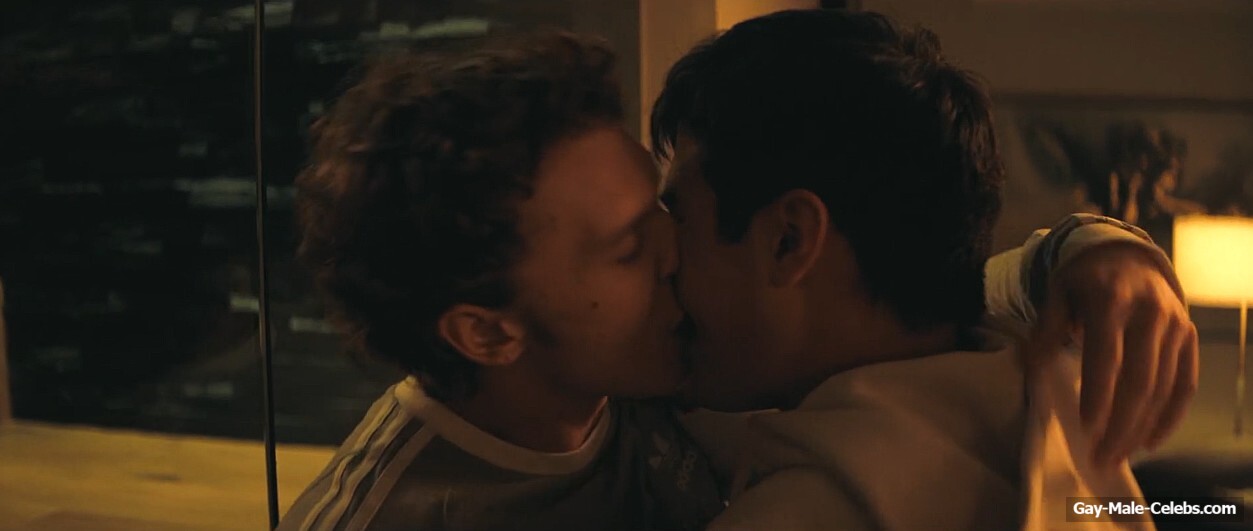 Hudson Williams Connor Storrie nude in Heated Rivalry