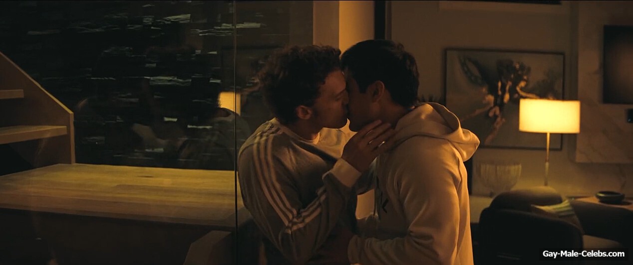 Hudson Williams Connor Storrie nude in Heated Rivalry