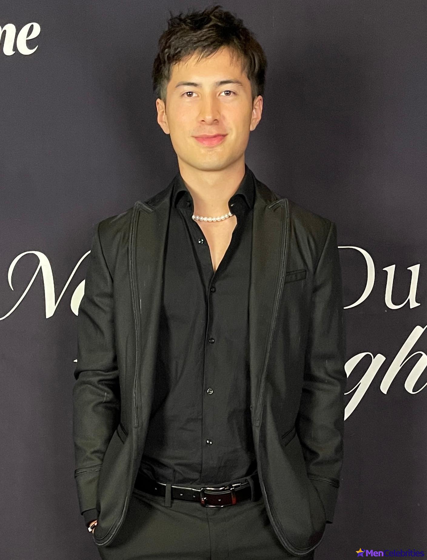 Hudson Williams sexy pics