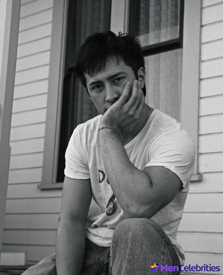 Hudson Williams sexy pics