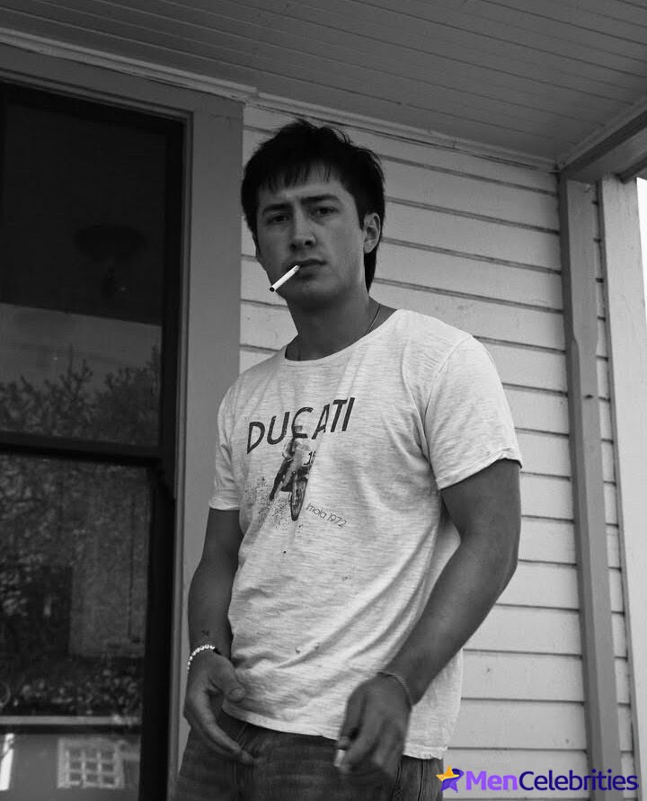 Hudson Williams sexy pics