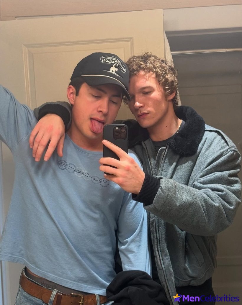 Hudson Williams sexy pics