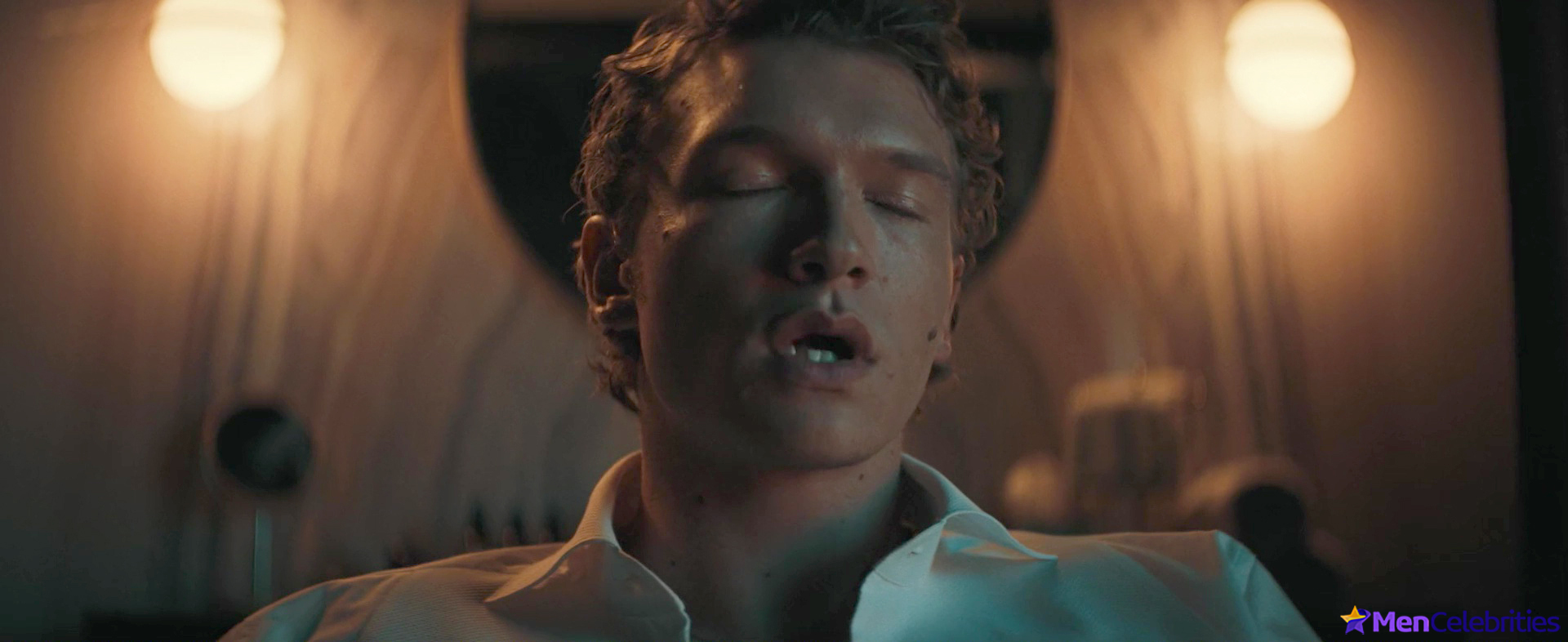 Hudson Williams nude scenes