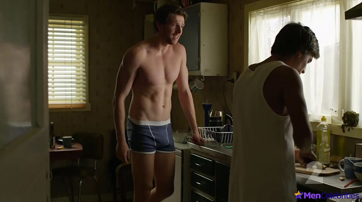 Jono Kenyon penis bulge