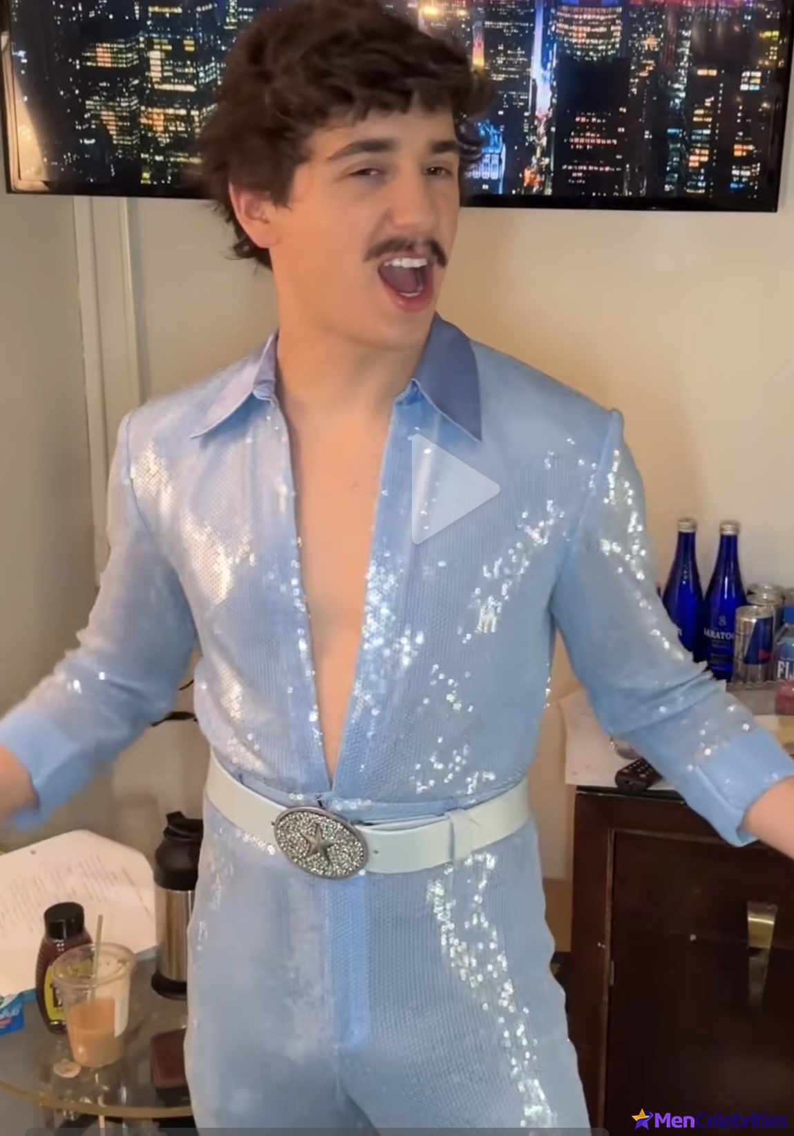 Marcello Hernandez shirtless photos