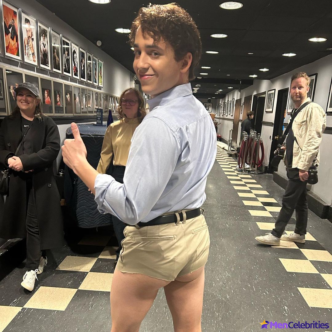 Marcello Hernandez shirtless photos