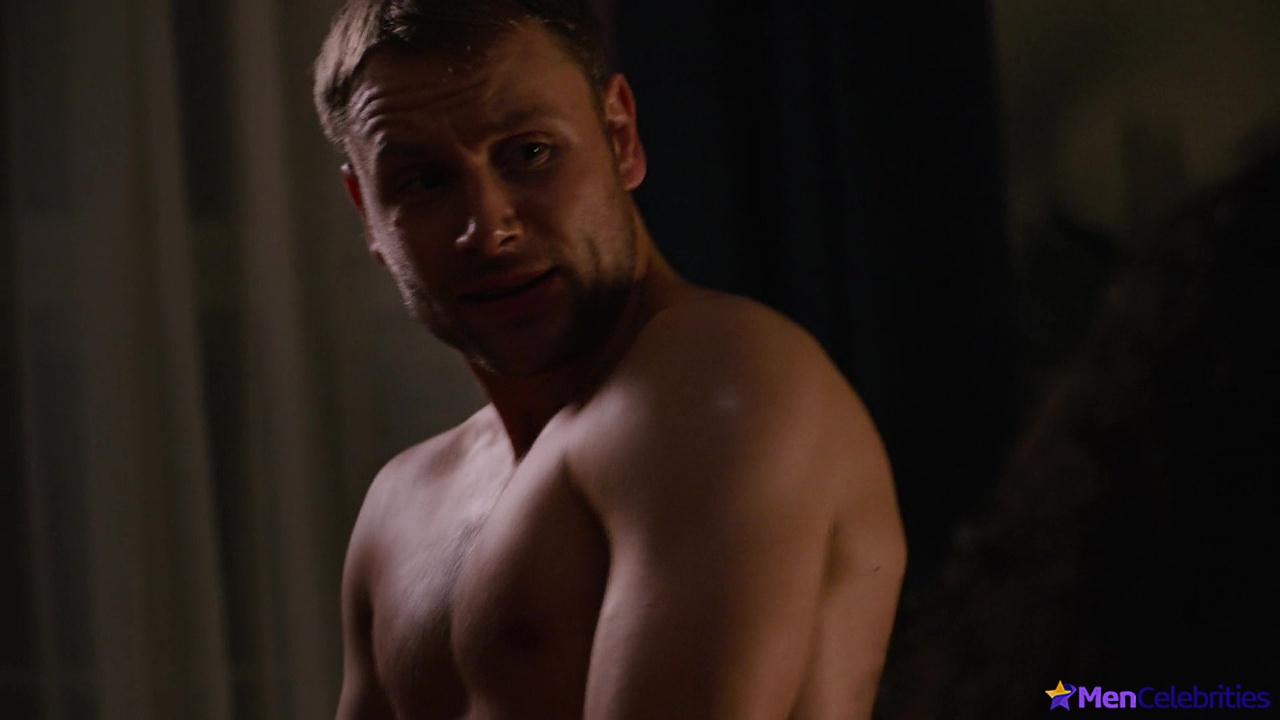 Max Riemelt nude and sex photos