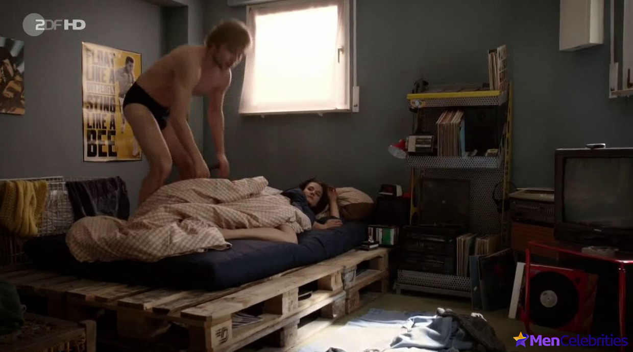 Max Riemelt nude and sex photos