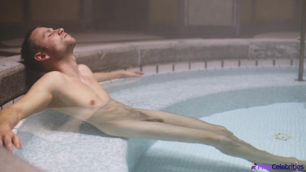 Max Riemelt nude and sex photos