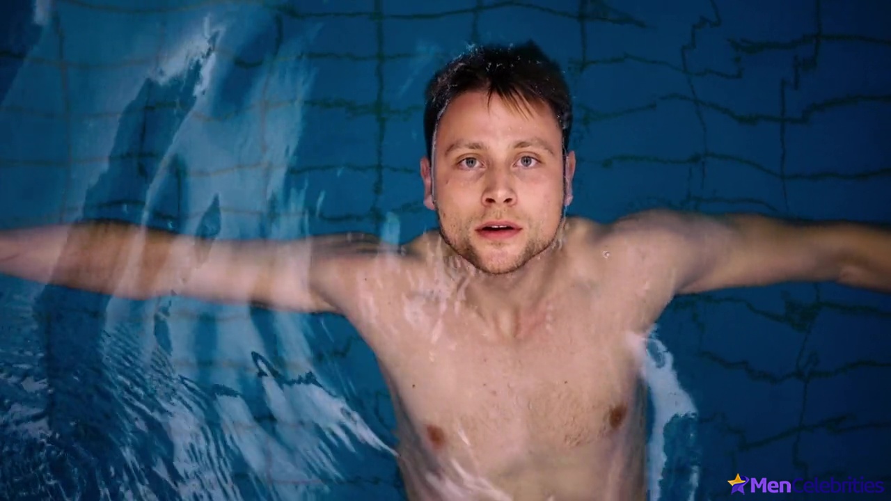 Max Riemelt nude and sex photos