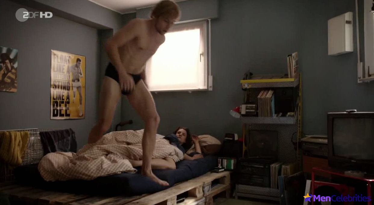 Max Riemelt nude and sex photos