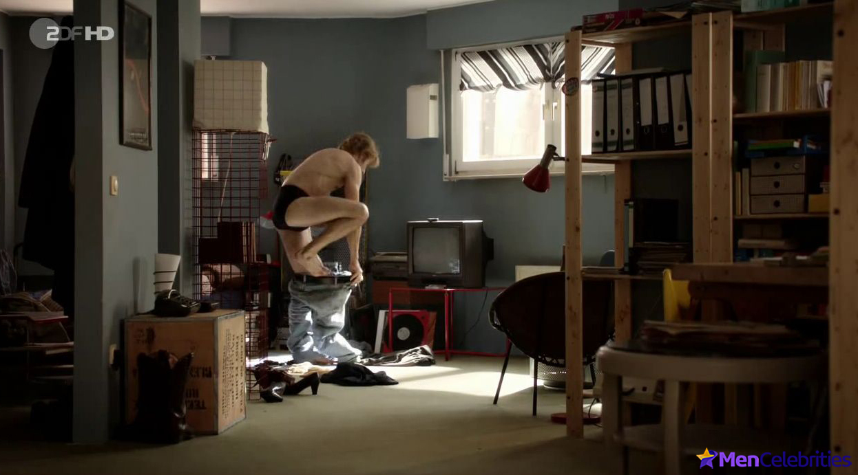 Max Riemelt nude and sex photos