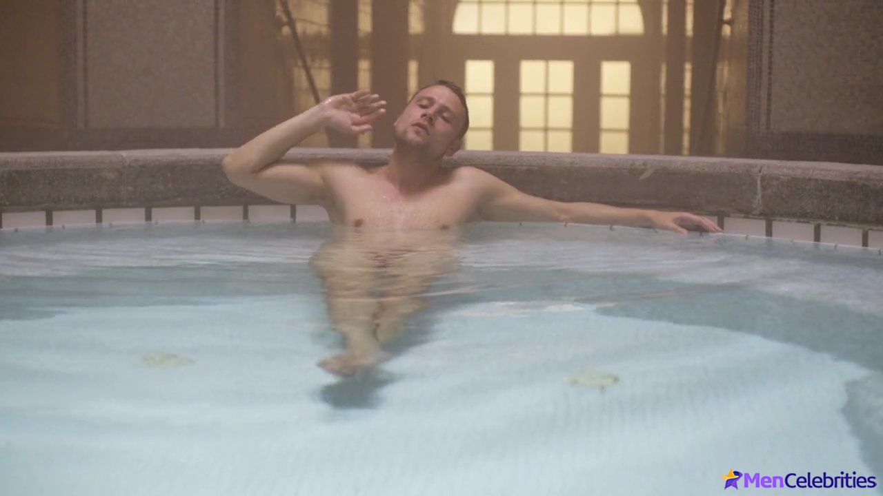 Max Riemelt nude and sex photos