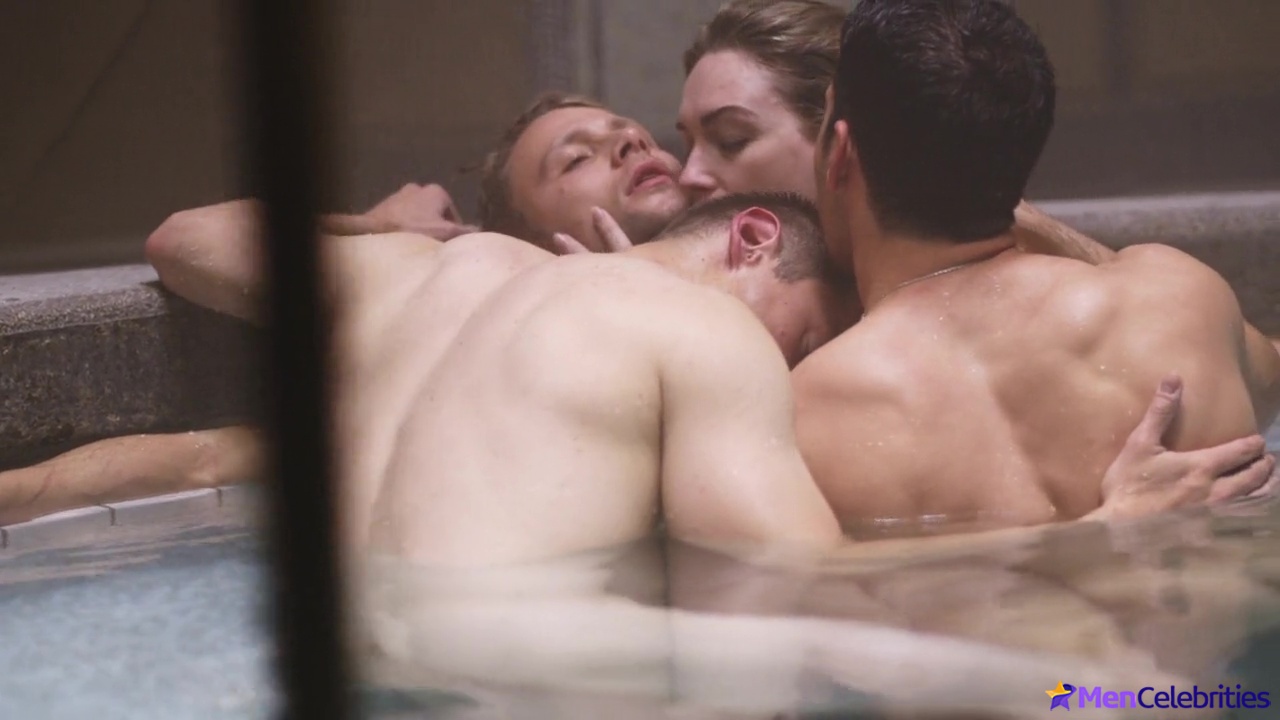 Max Riemelt threesome sex