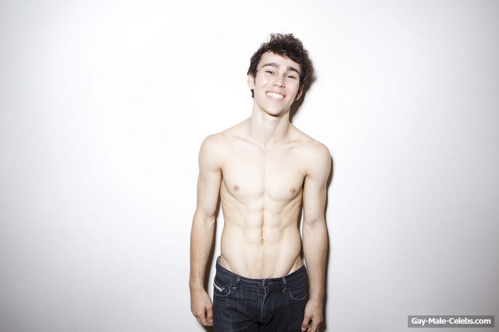 Max Schneider shirtless