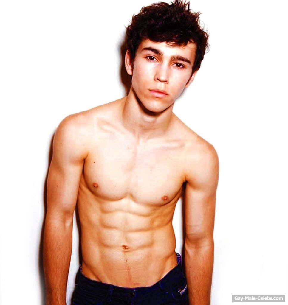 Max Schneider shirtless