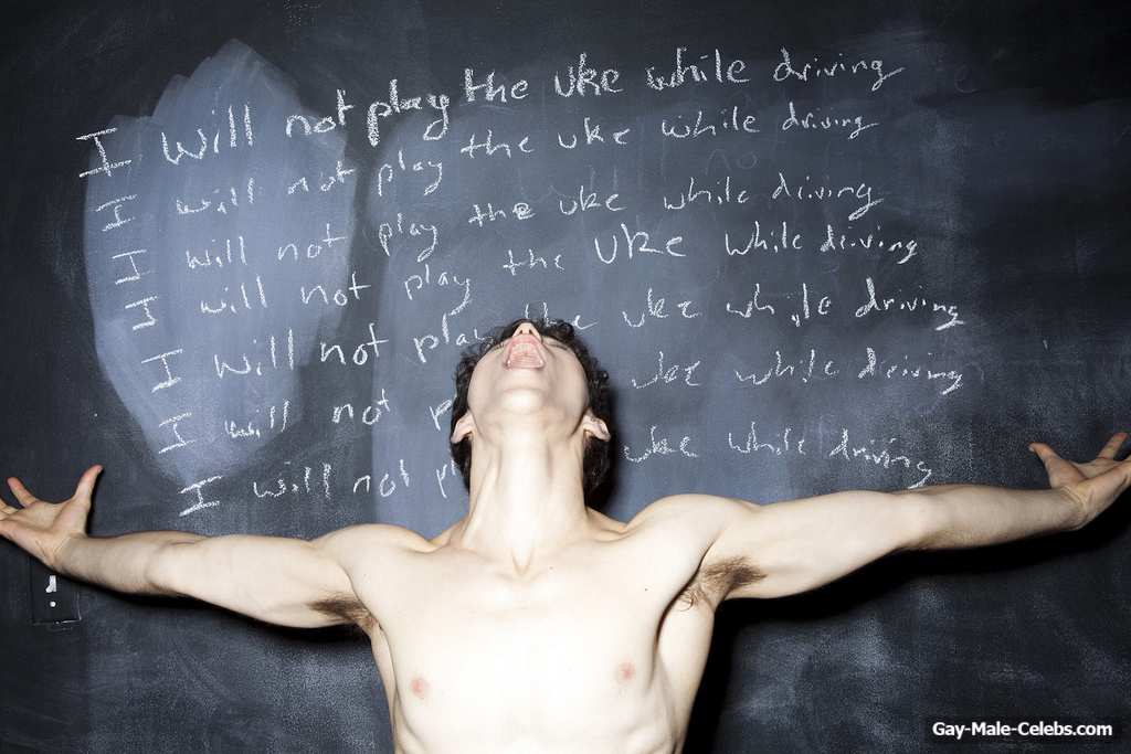 Max Schneider shirtless