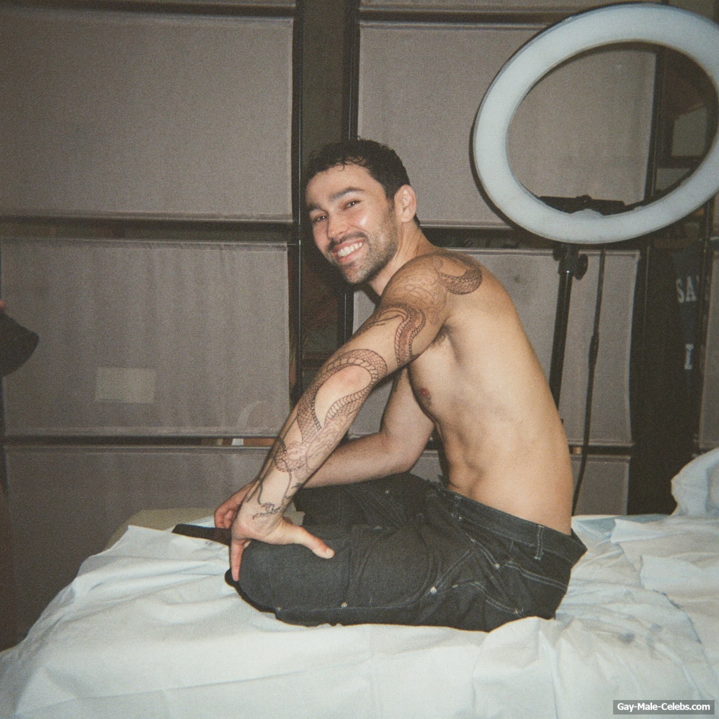 Max Schneider shirtless