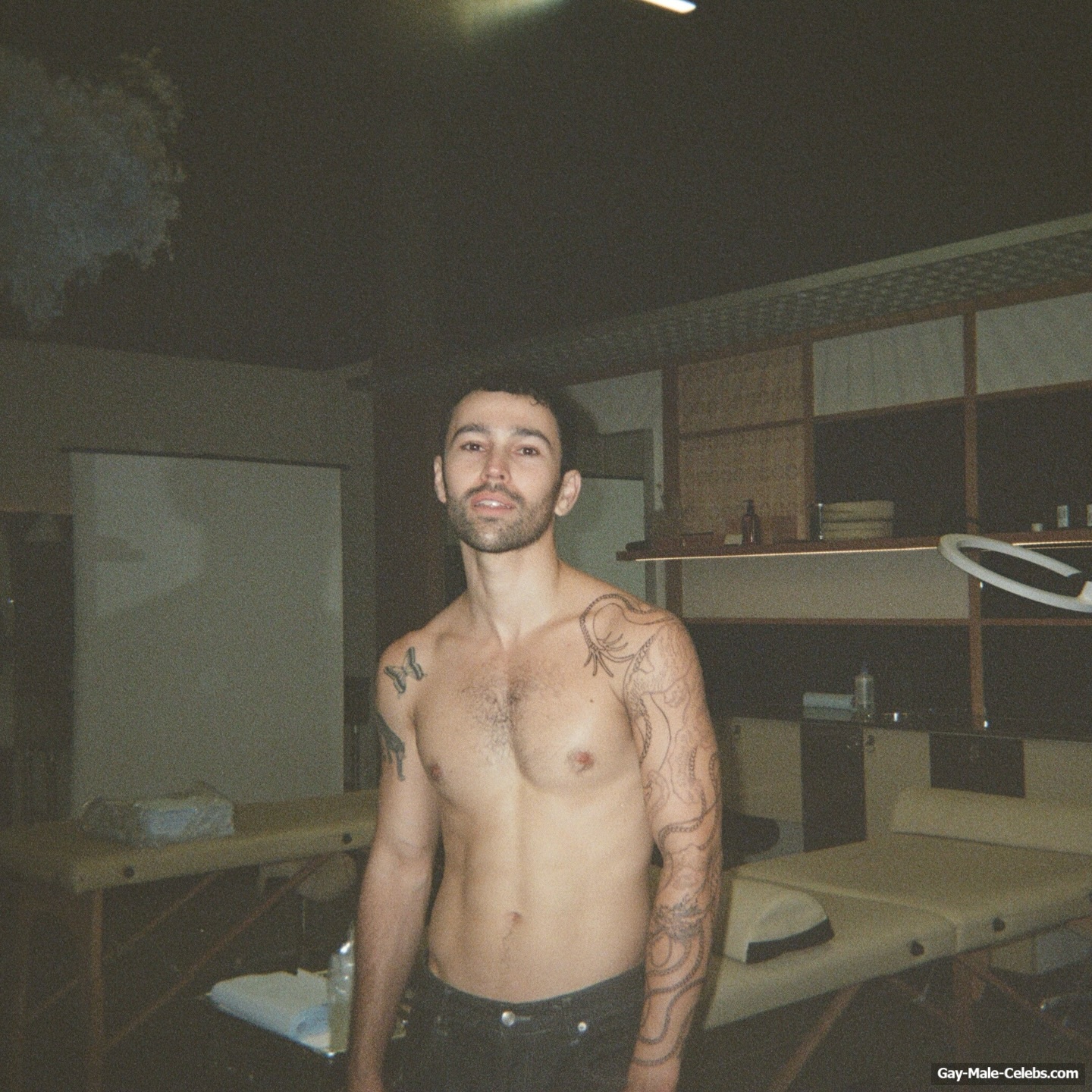 Max Schneider shirtless