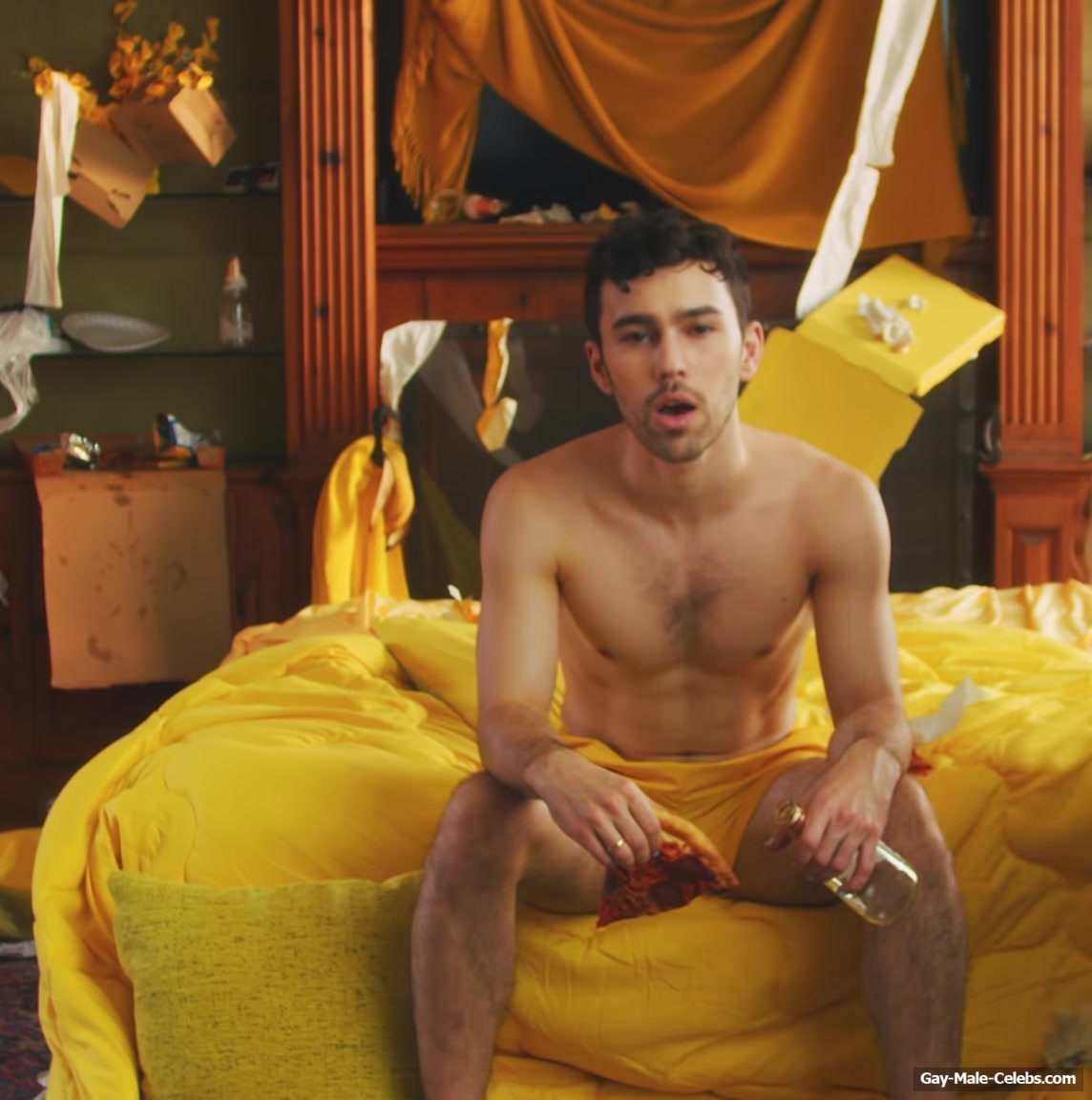 Max Schneider shirtless