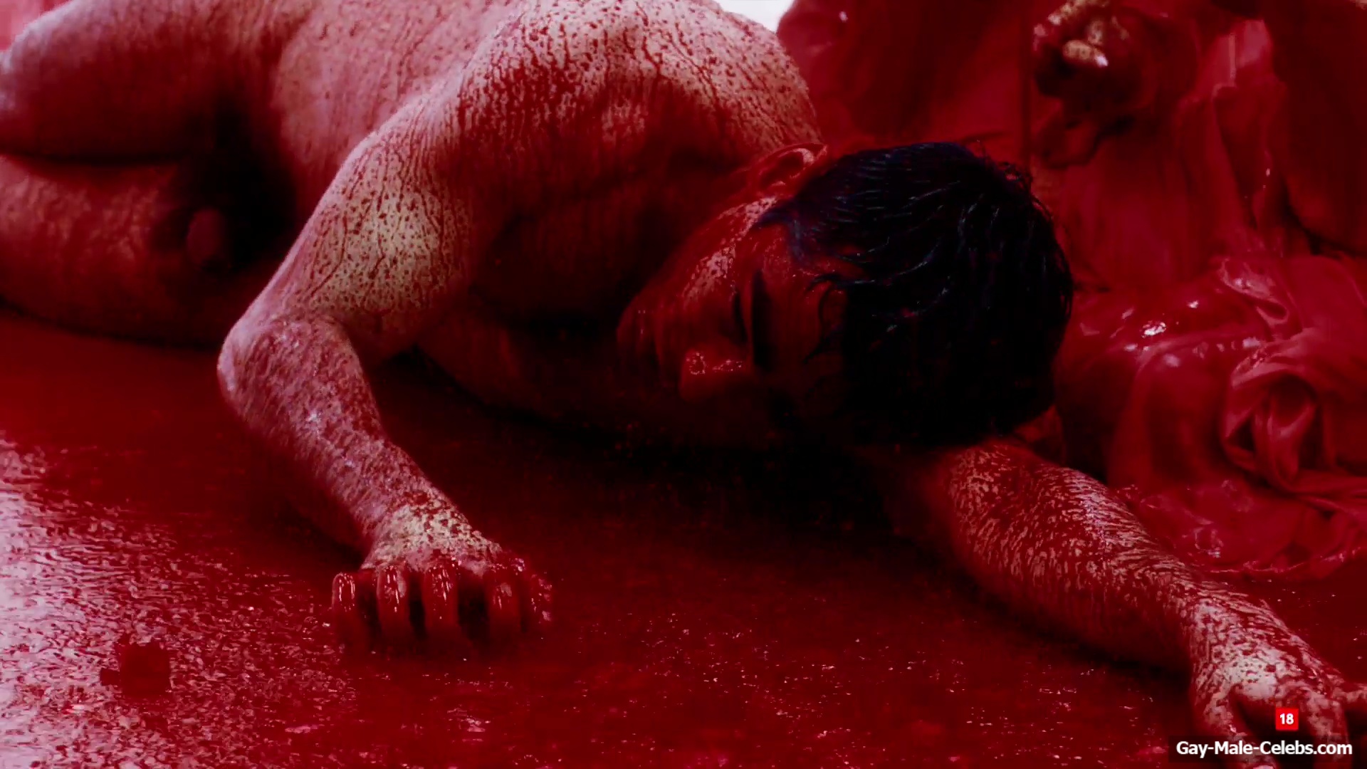 Omar Ayuso nude in Silencio